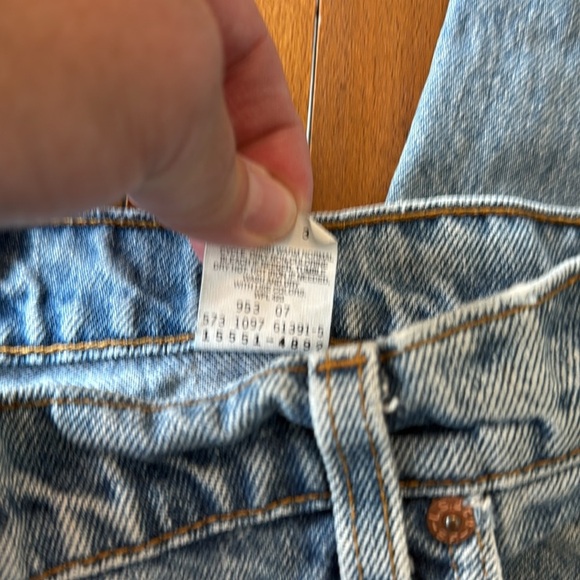 Levis 550 Faded Light Wash Vintage Jeans 34x32" Size 16L - Picture 6 of 6
